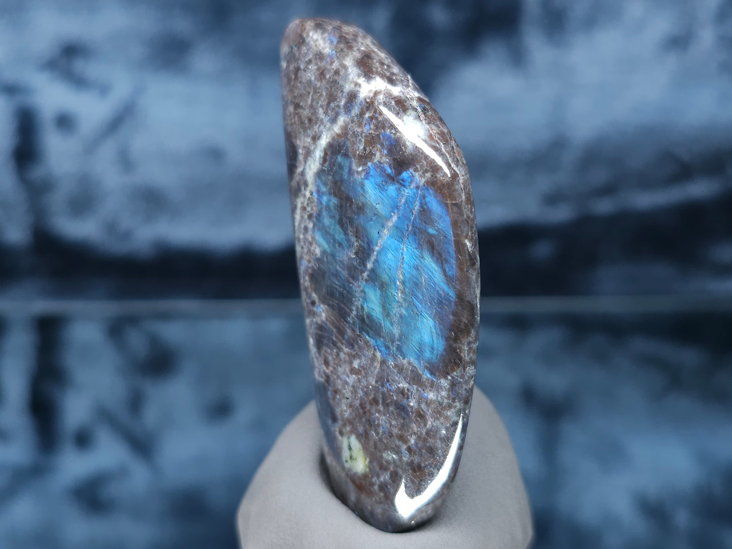 #44008 Labradorite