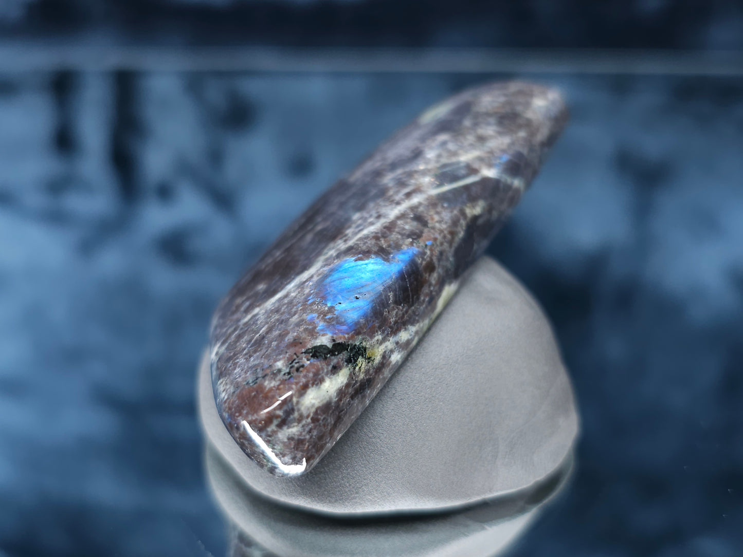 #44008 Labradorite