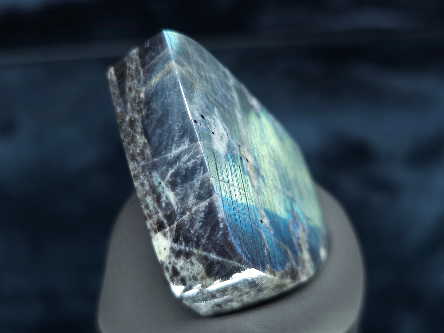 #44009 Labradorite