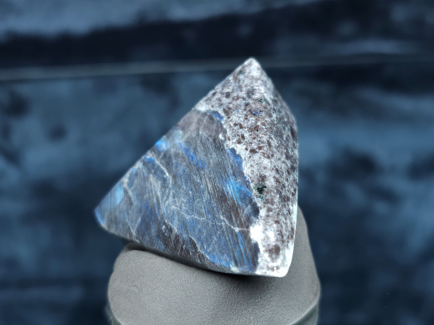 #44011 Labradorite