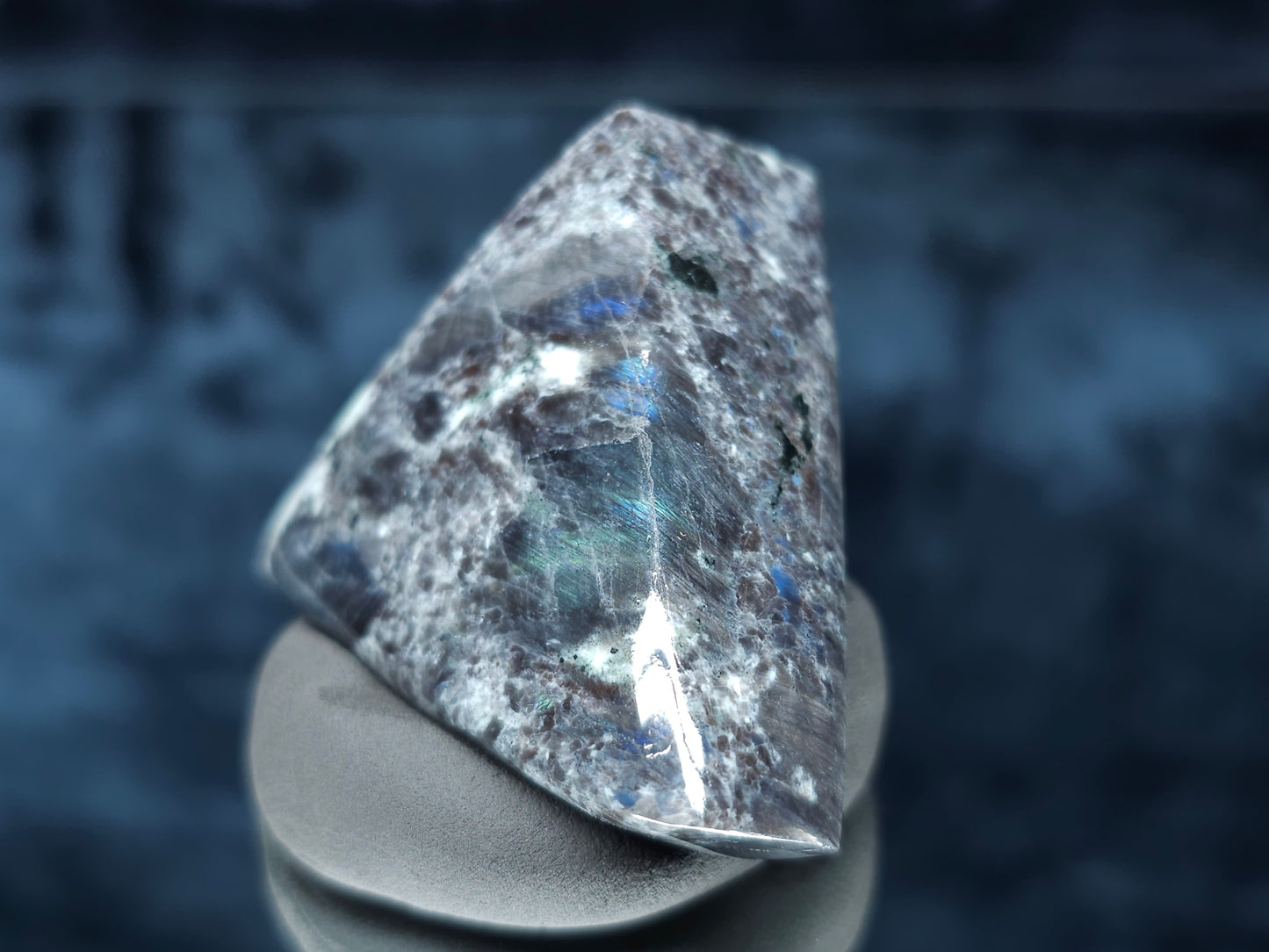 #44011 Labradorite
