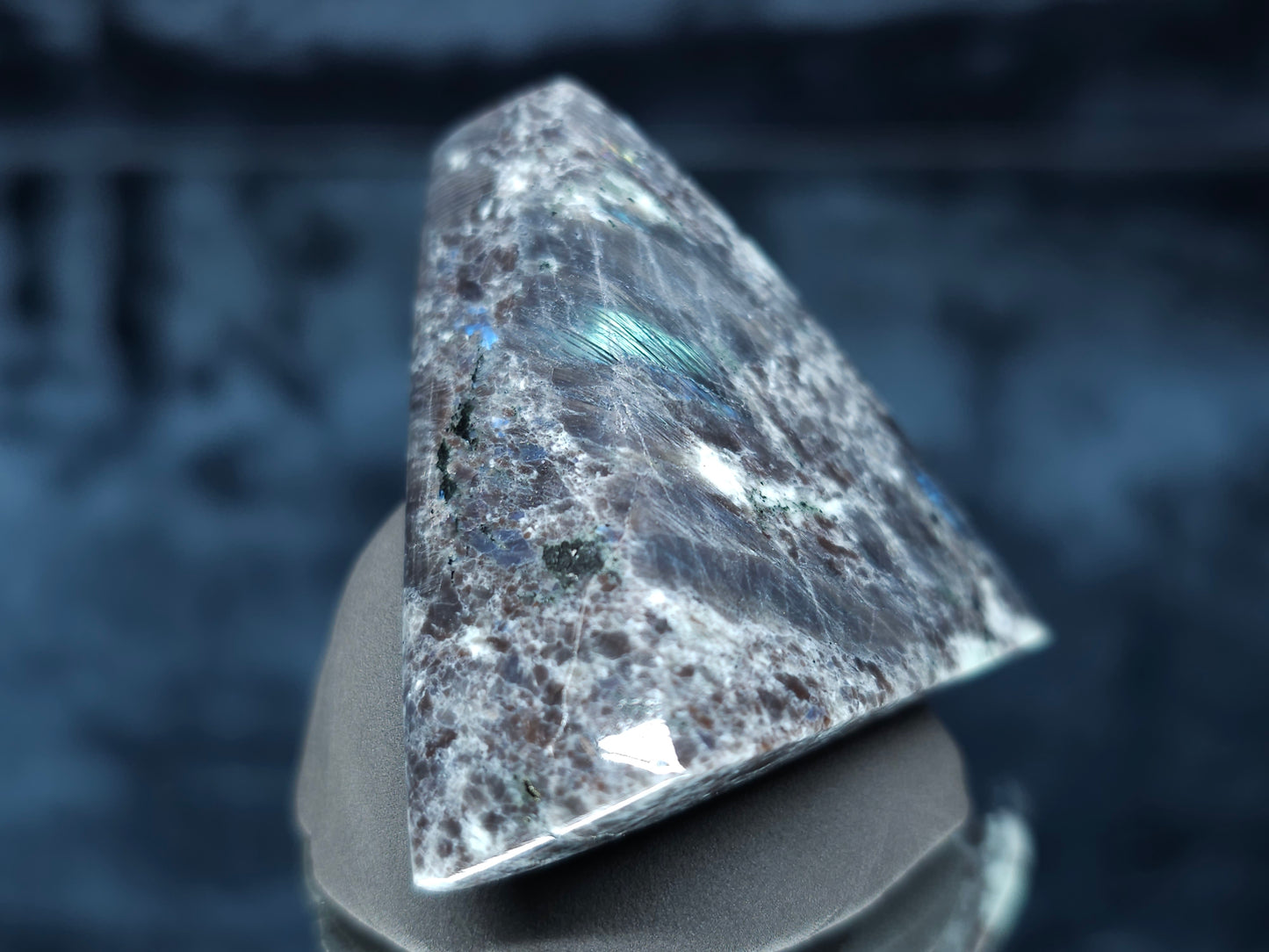 #44011 Labradorite