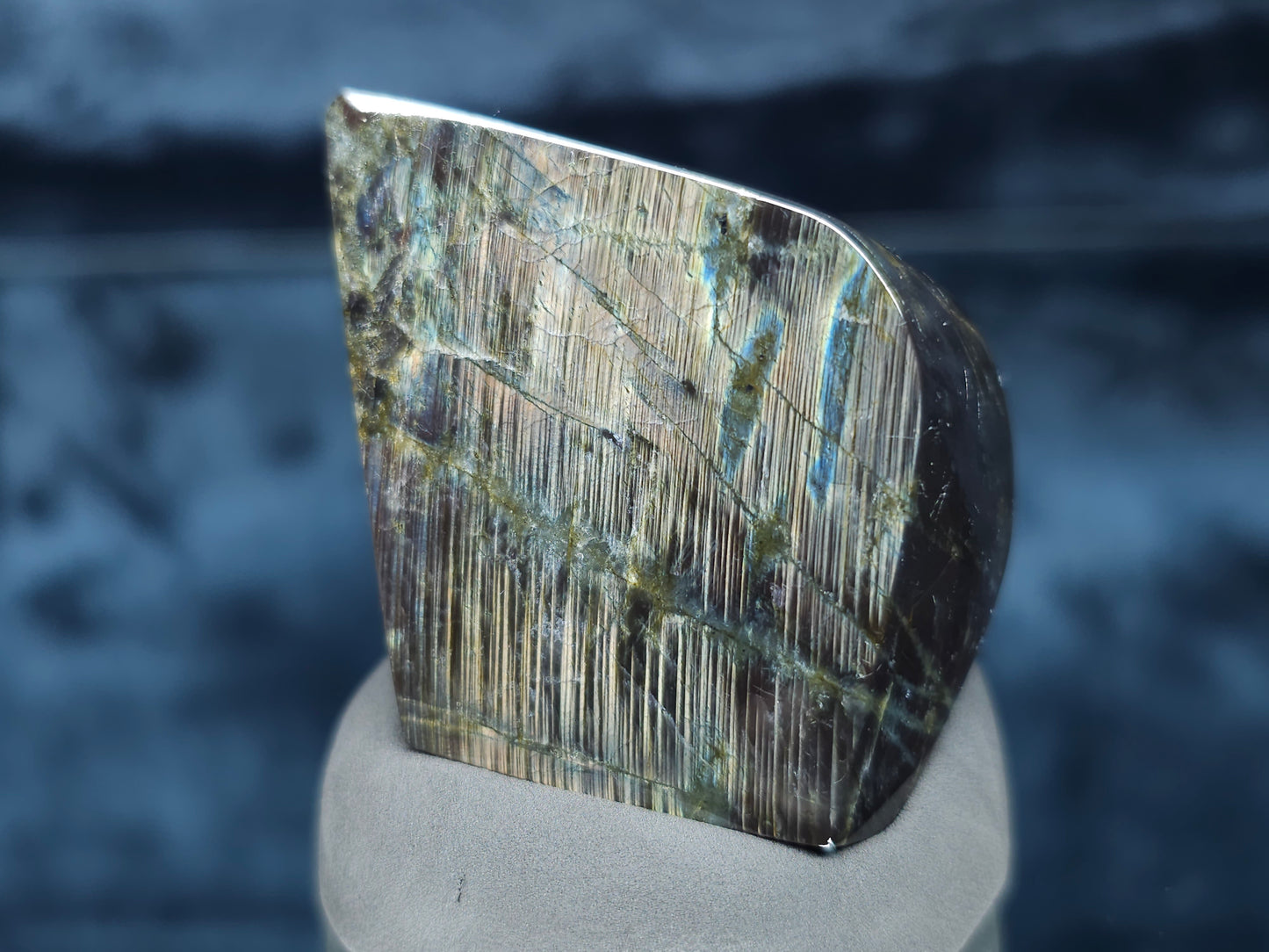 #44013 Labradorite