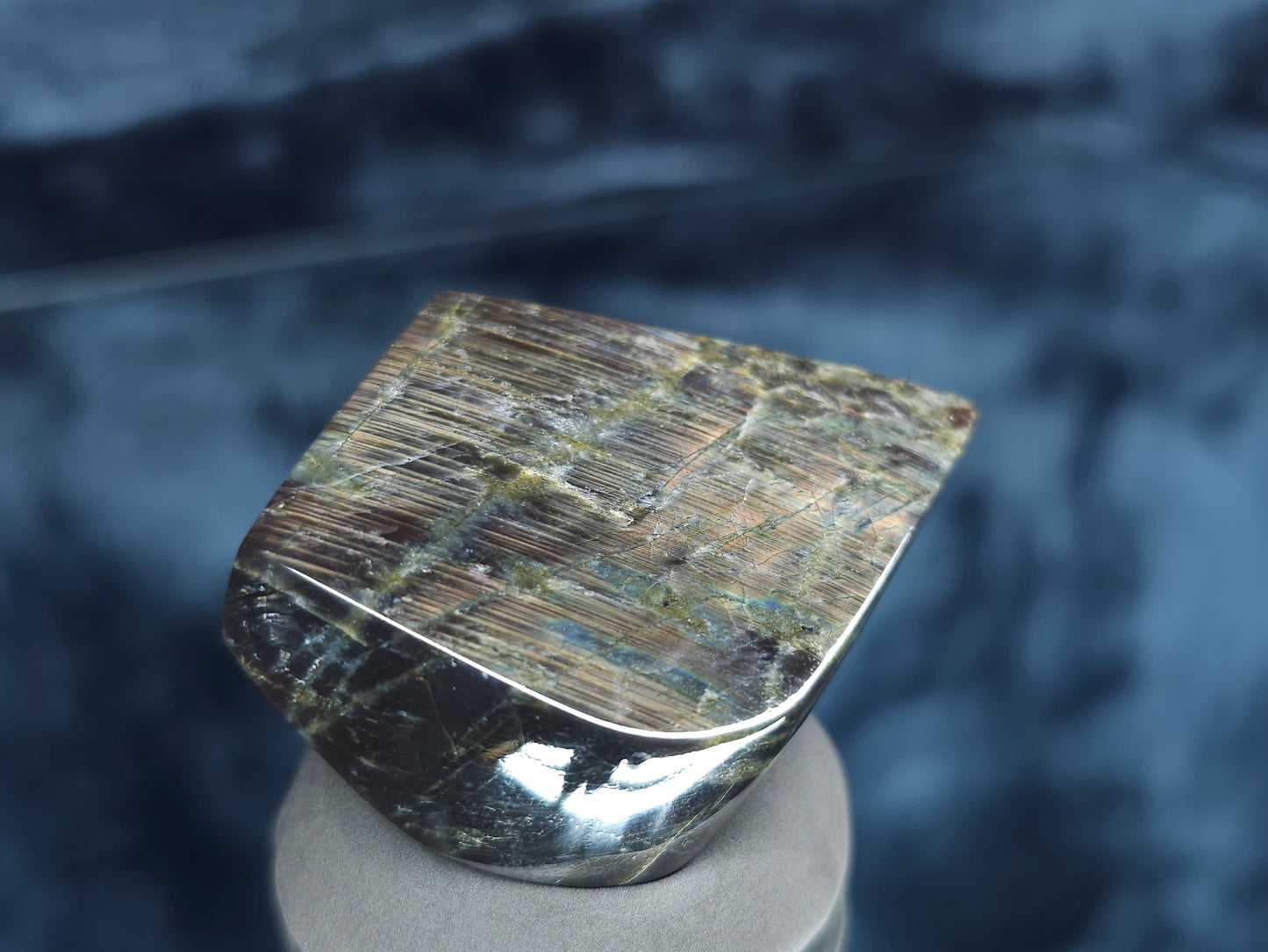 #44013 Labradorite