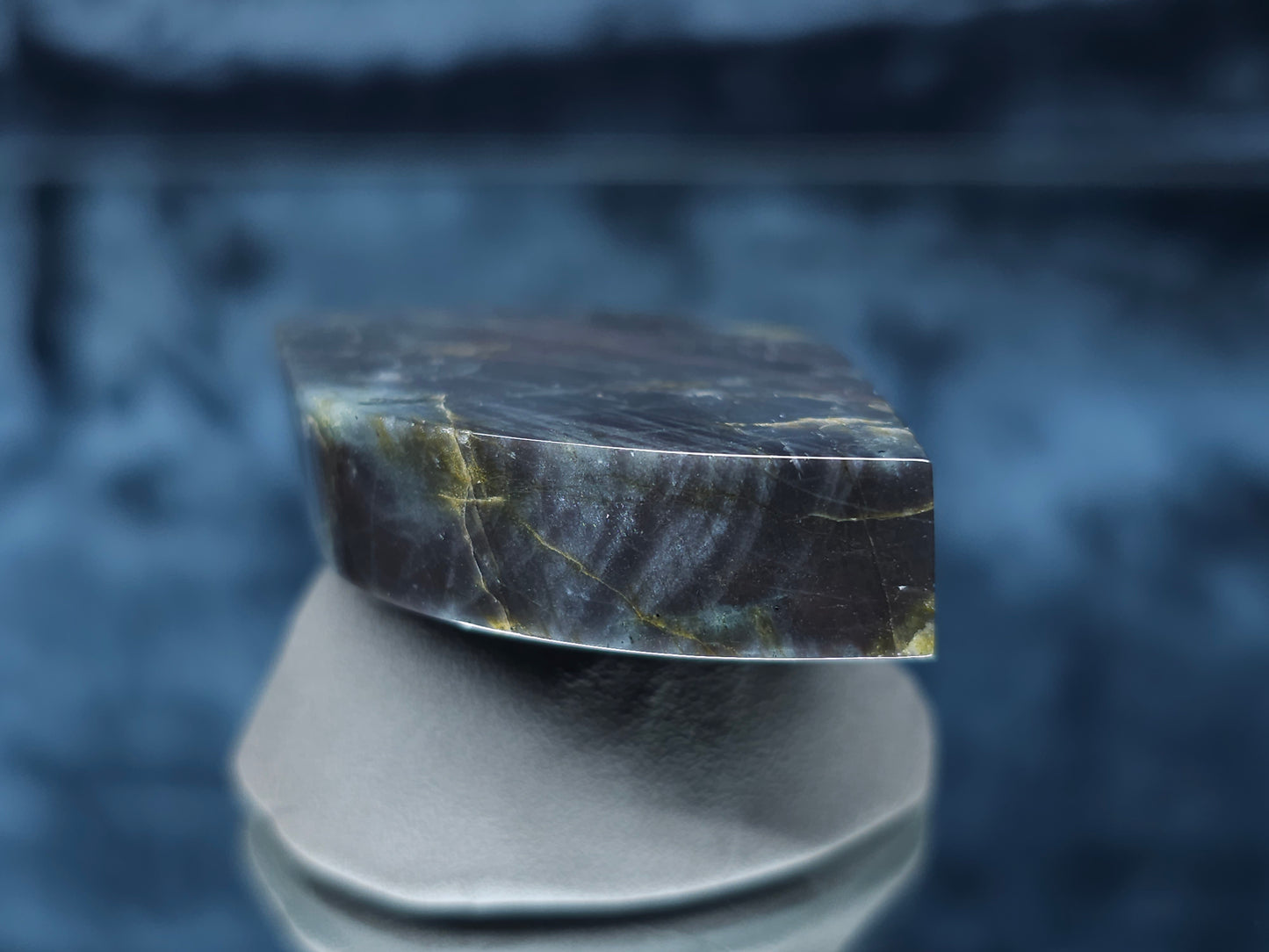 #44015 Labradorite