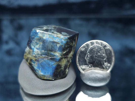 #44016 Labradorite