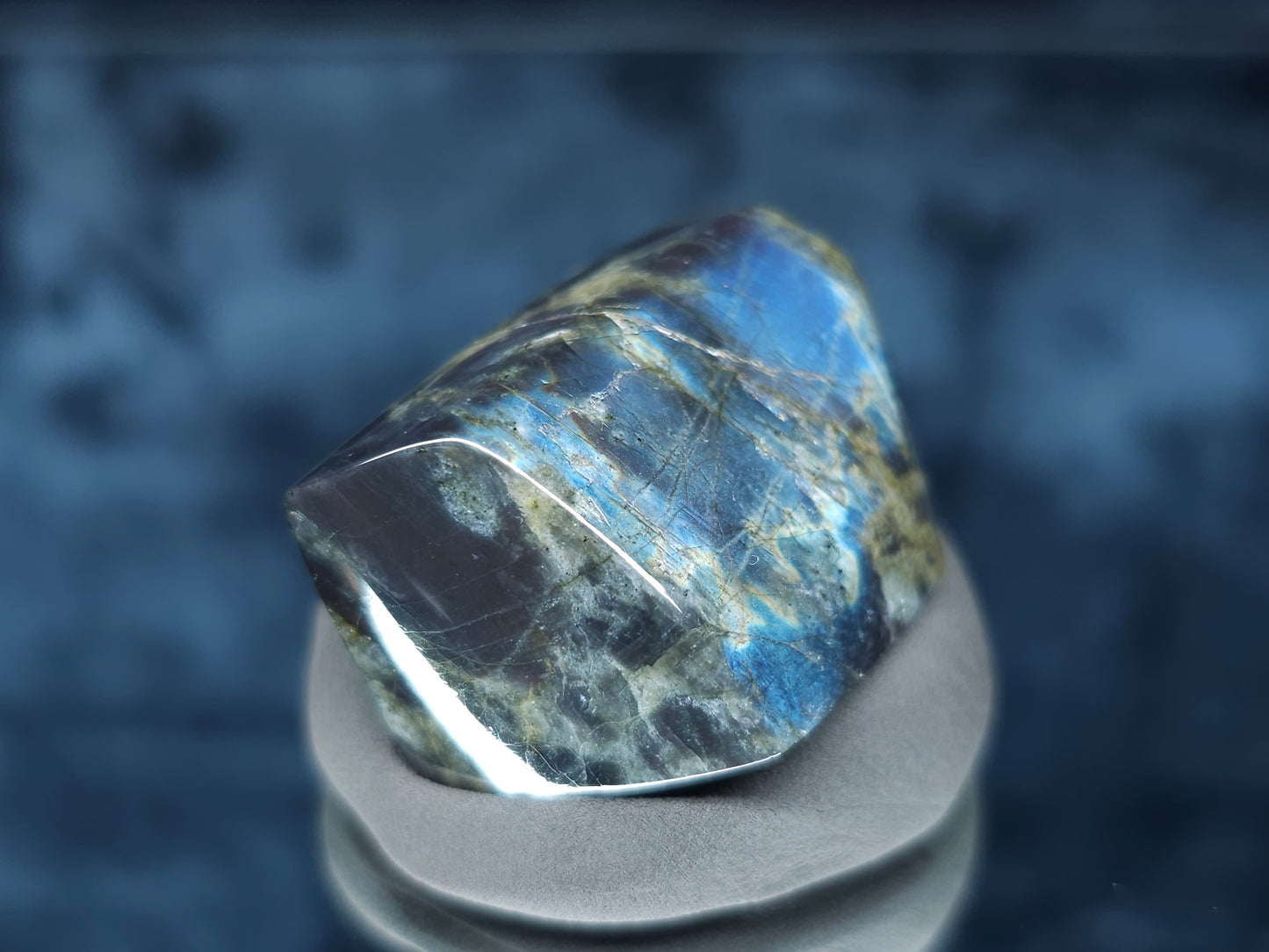 #44016 Labradorite