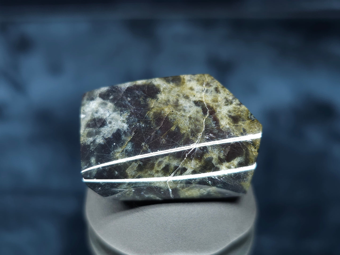 #44016 Labradorite