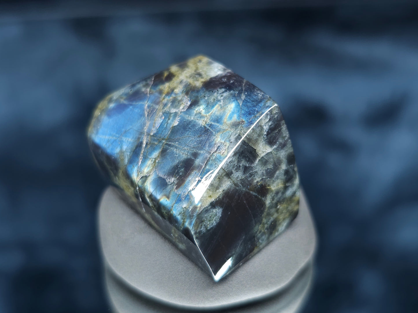 #44016 Labradorite