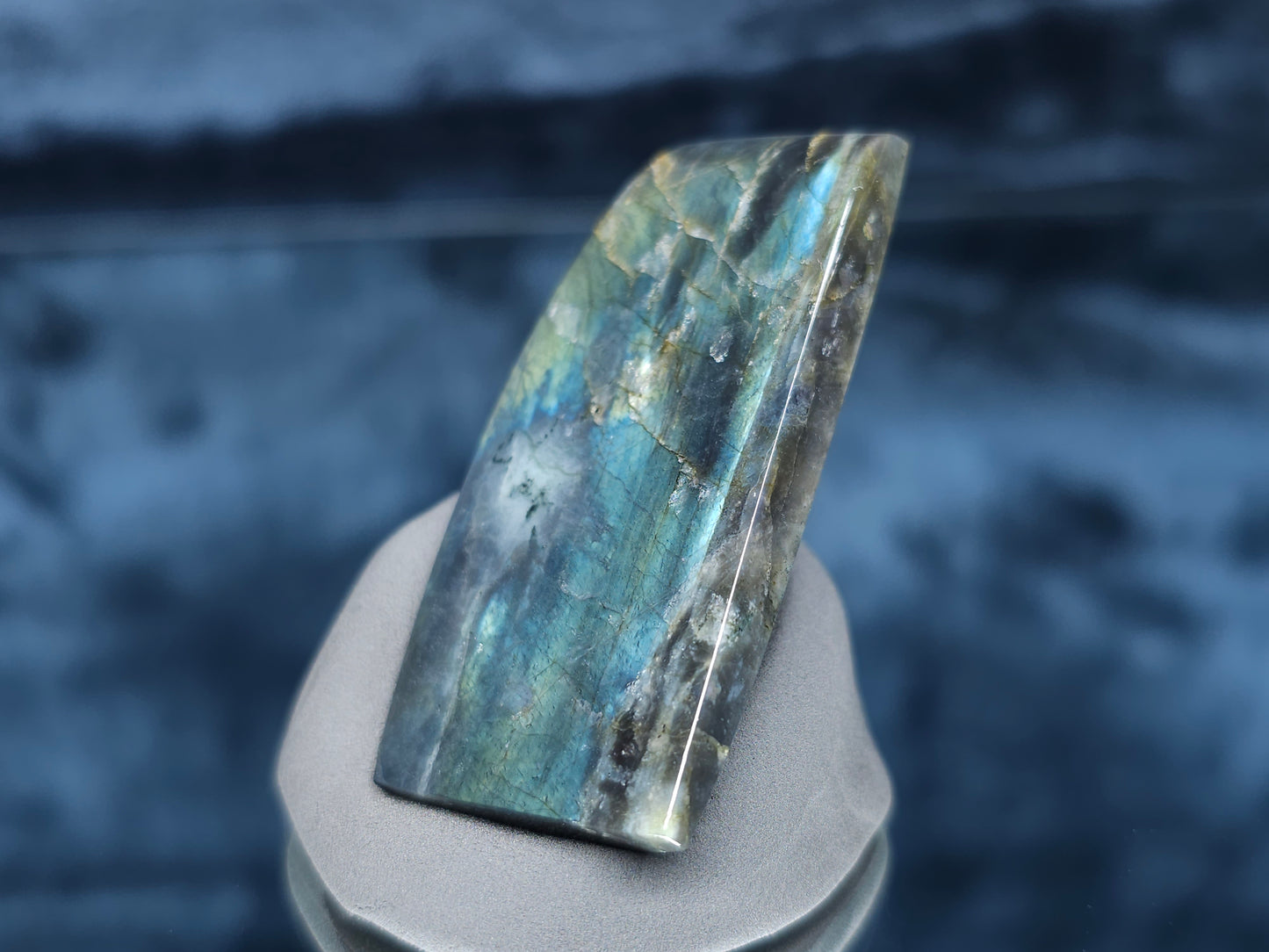 #44023 Labradorite