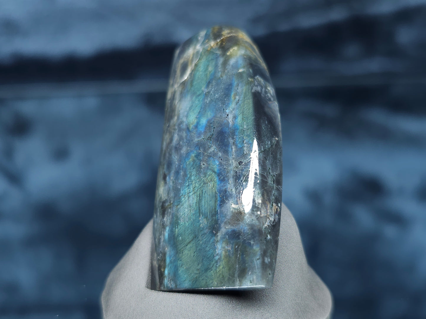 #44023 Labradorite