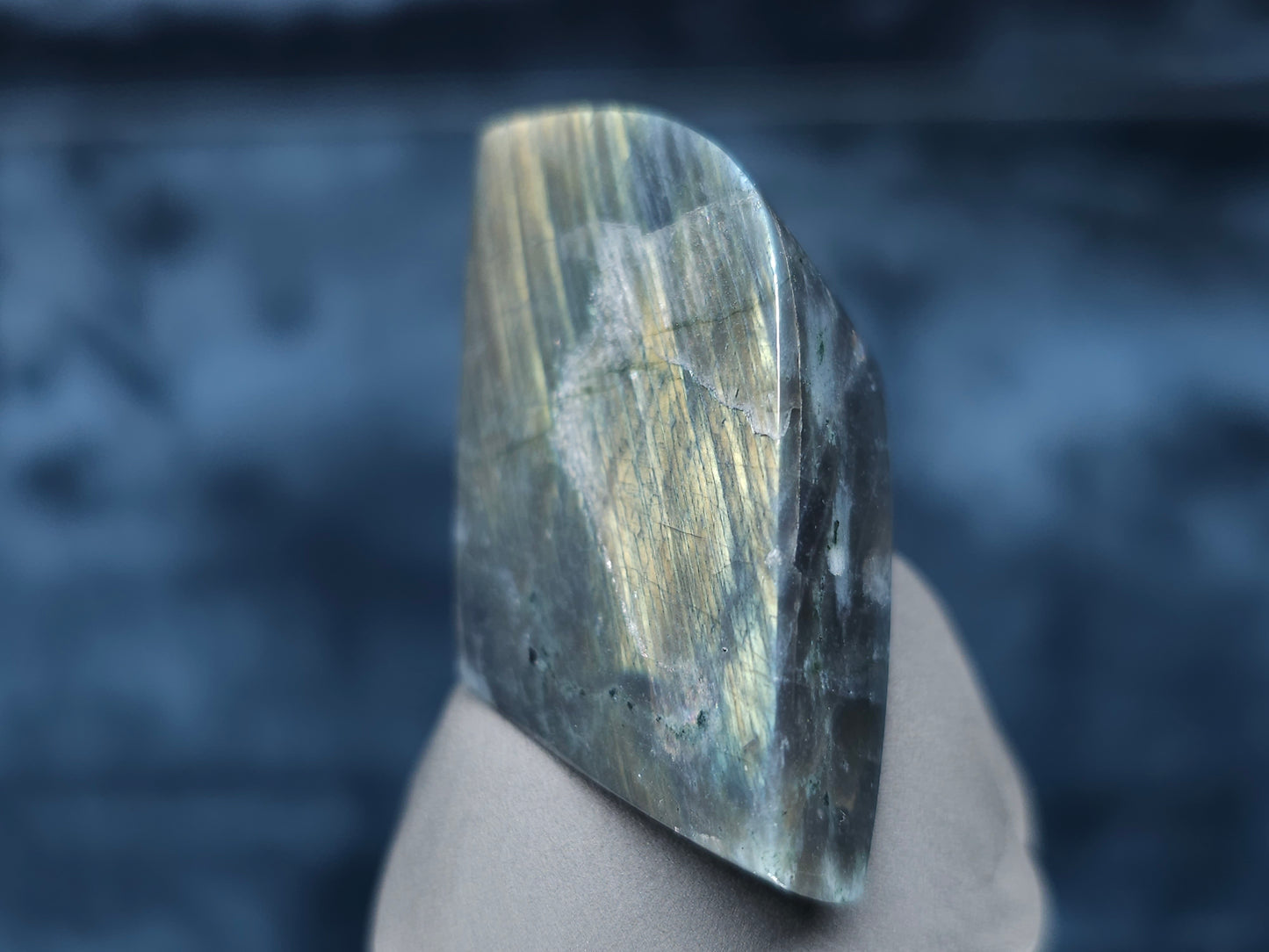 #44026 Labradorite