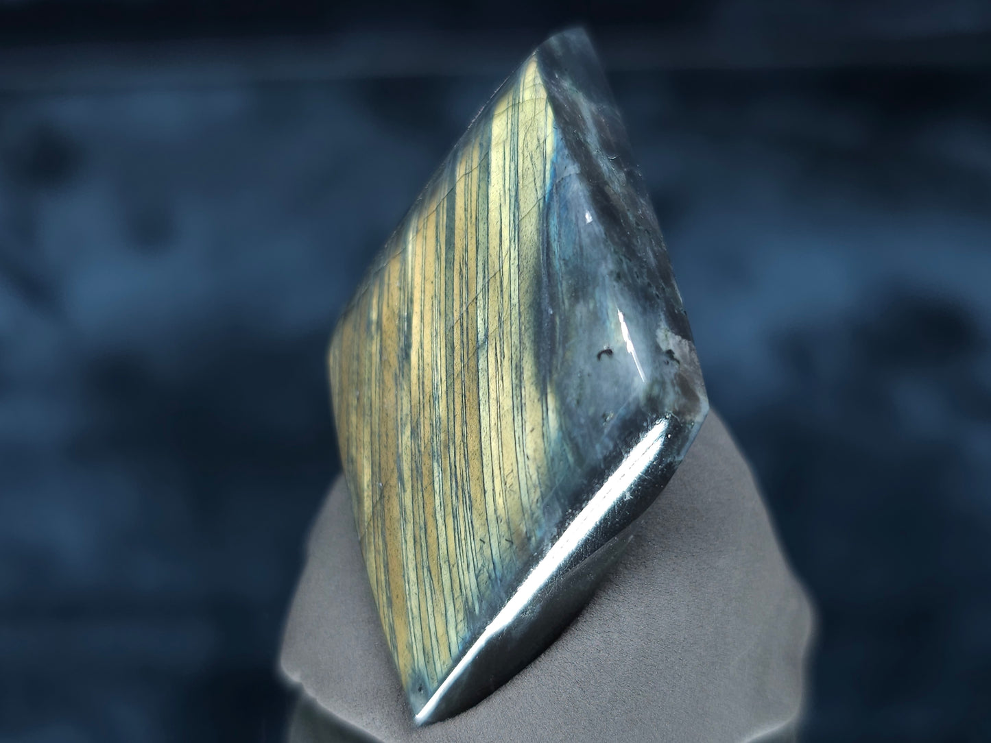 #44026 Labradorite