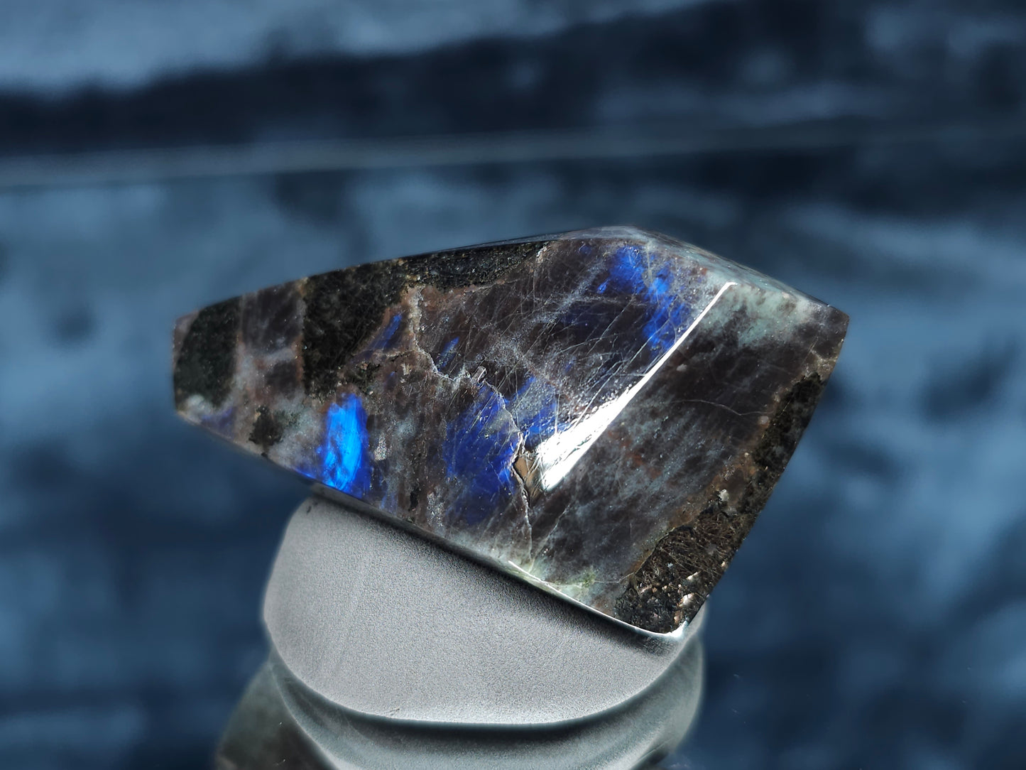 #44027 Labradorite