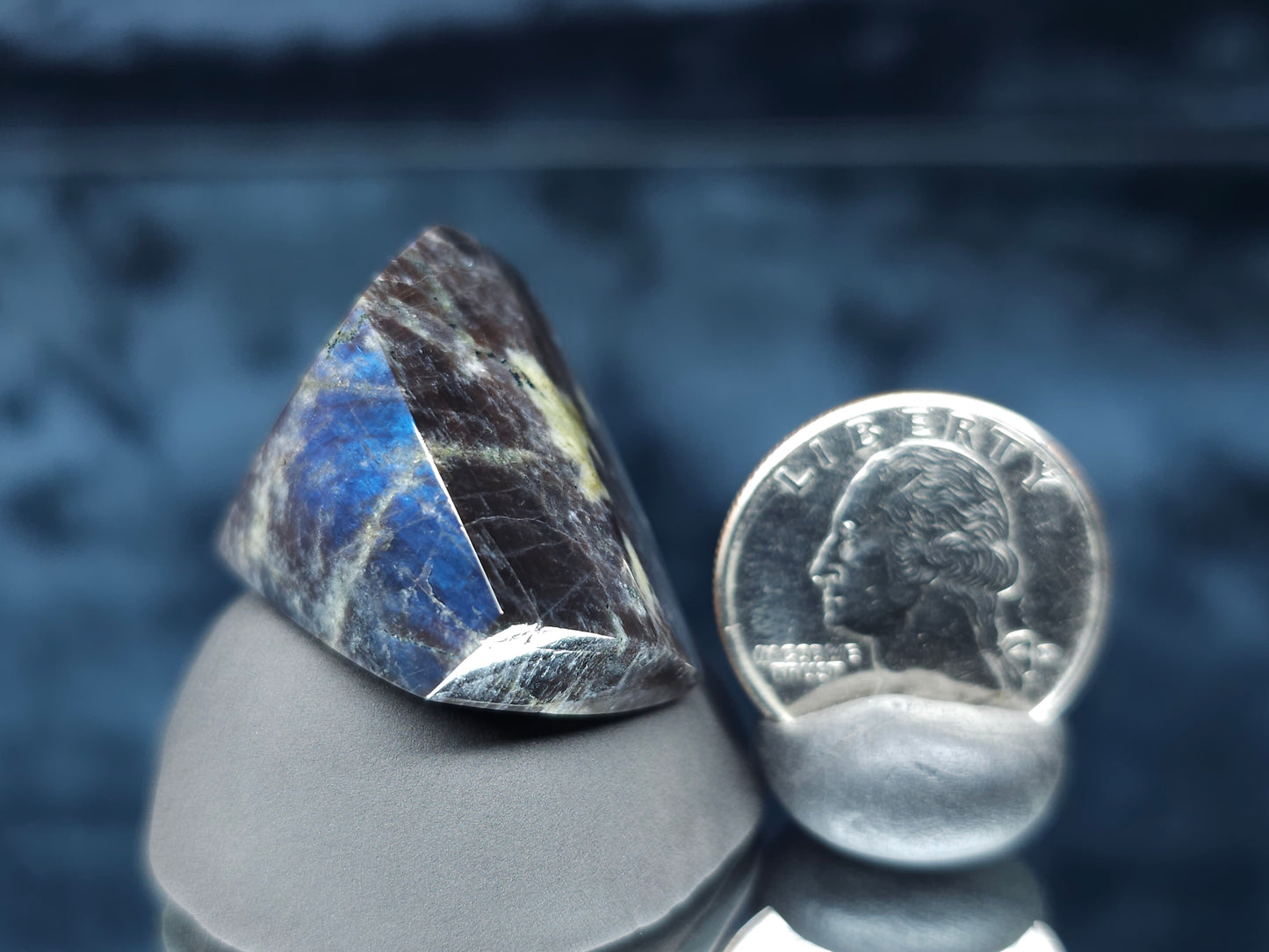 #44032 Labradorite