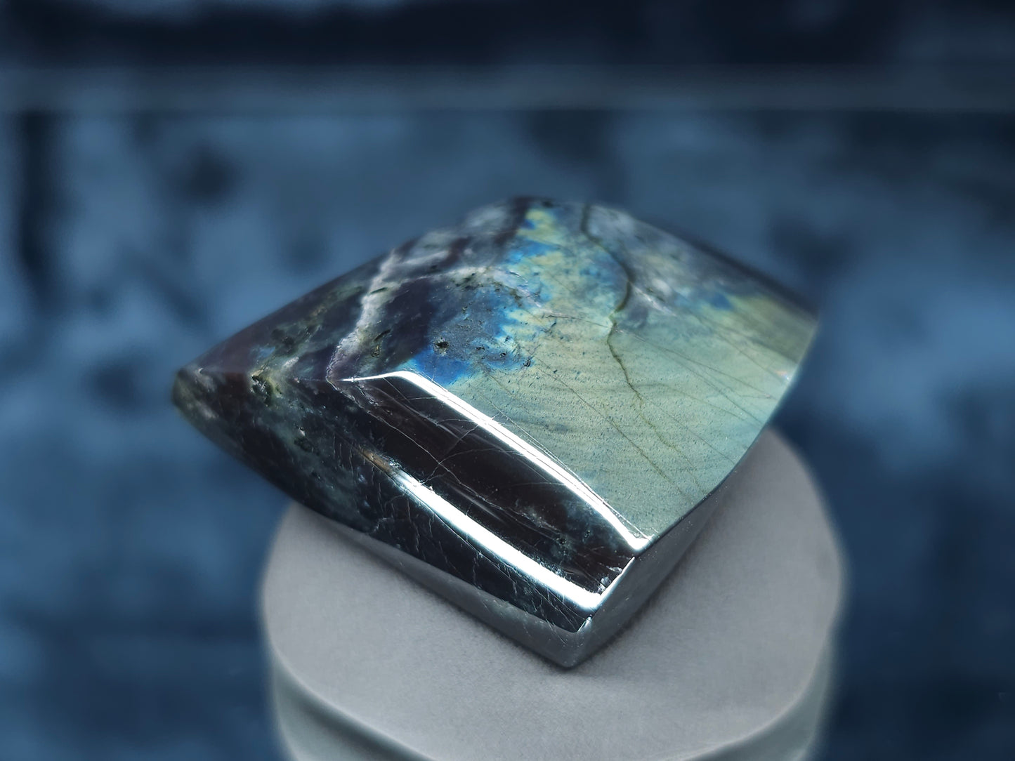 #44035 Labradorite