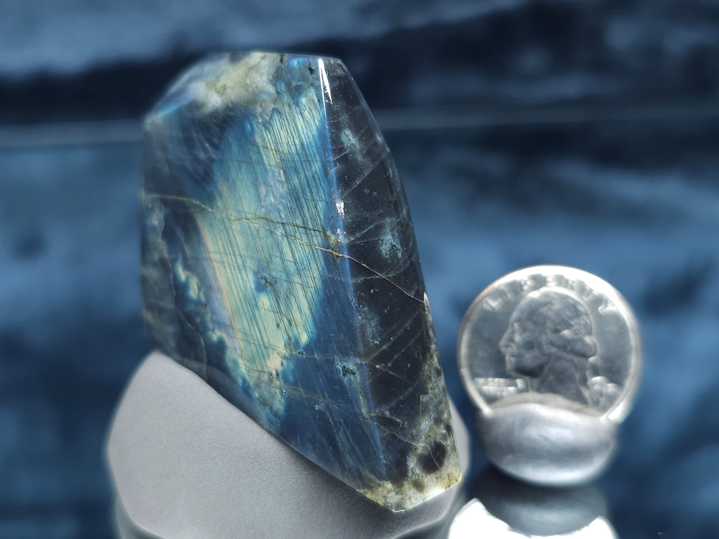 #44044 Labradorite