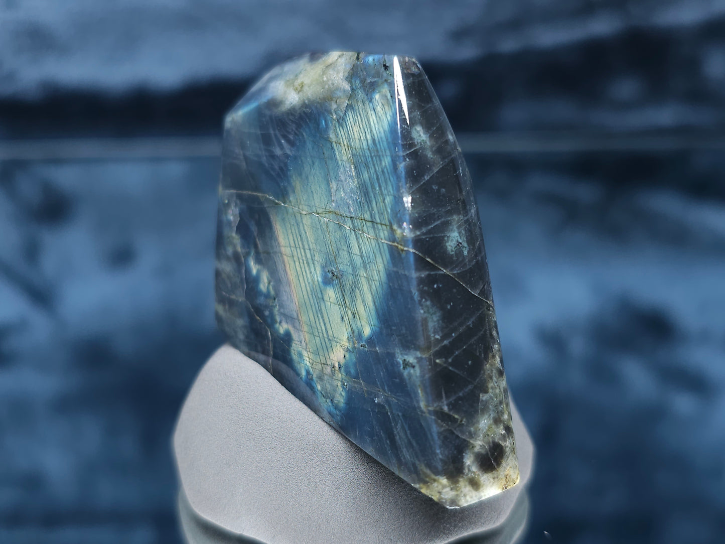 #44044 Labradorite