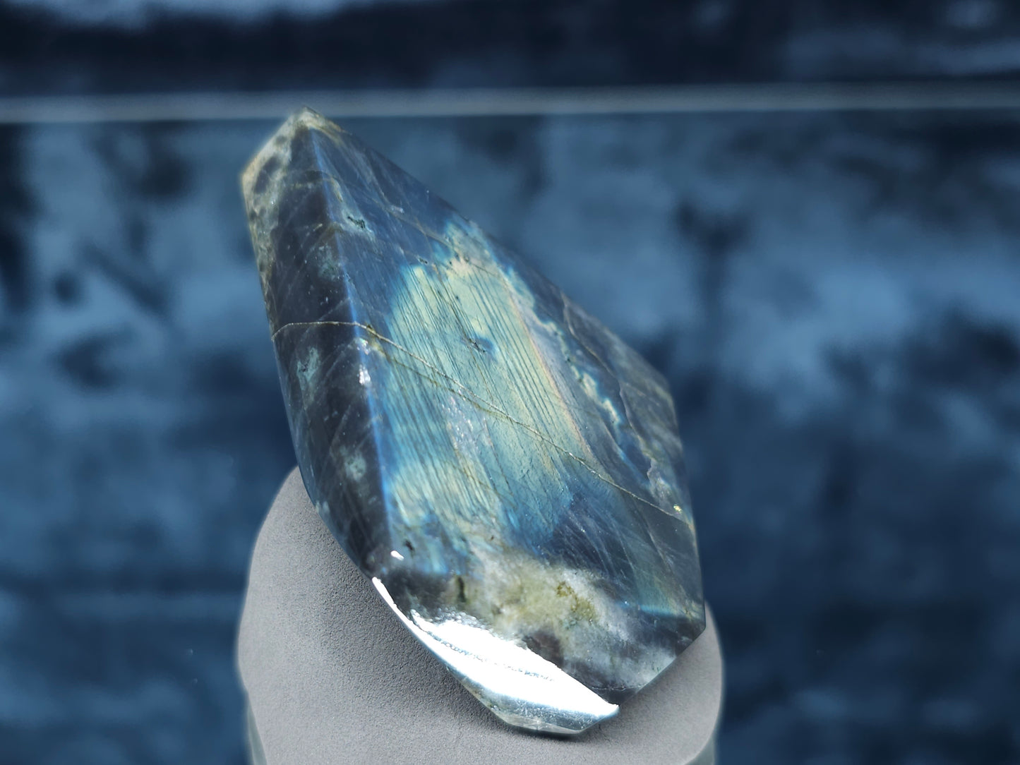 #44044 Labradorite