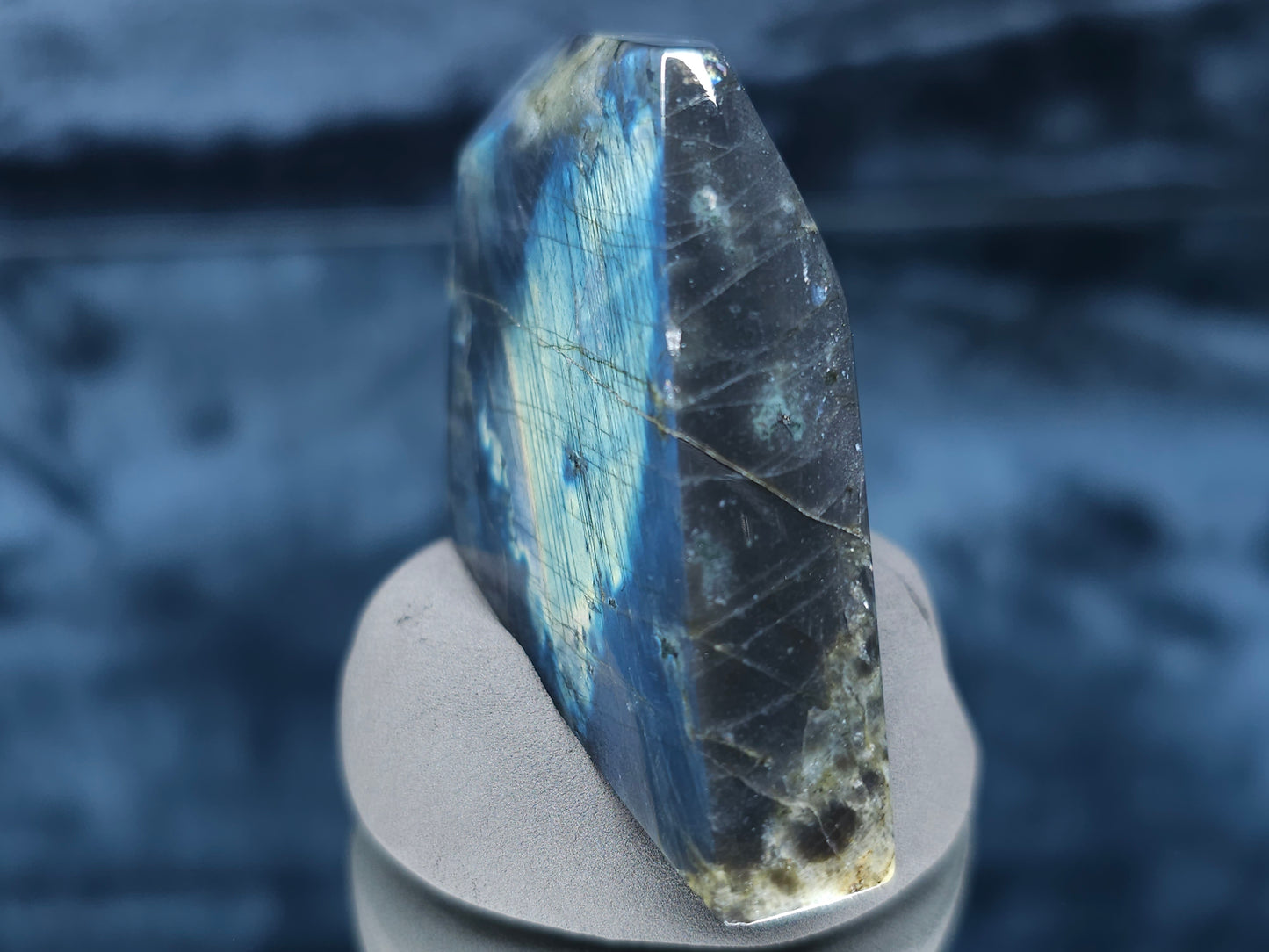 #44044 Labradorite