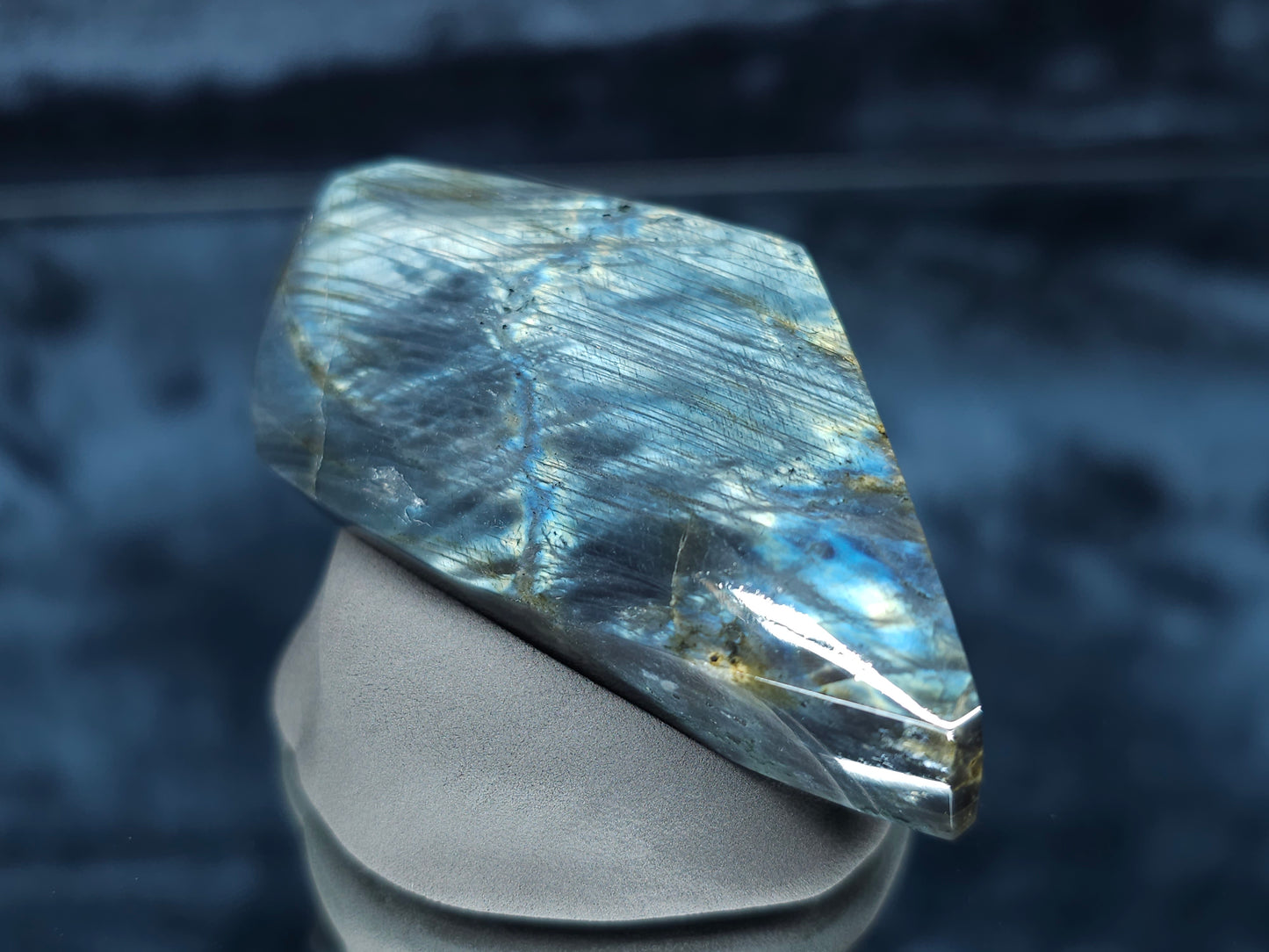 #44050 Labradorite