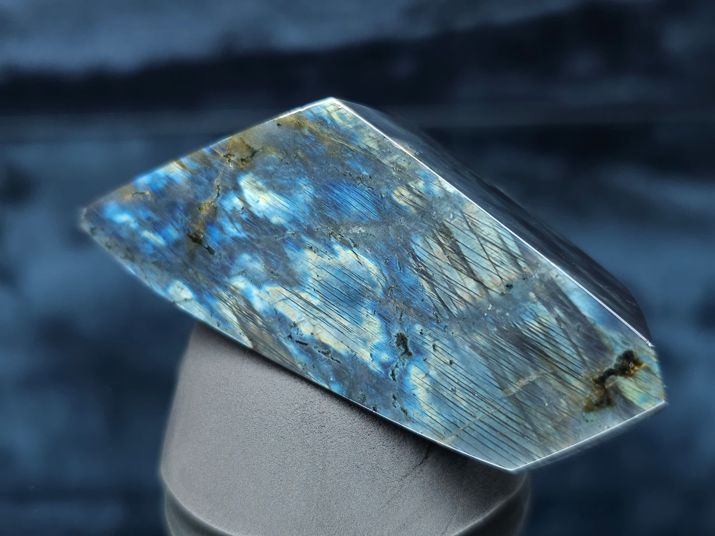 #44050 Labradorite