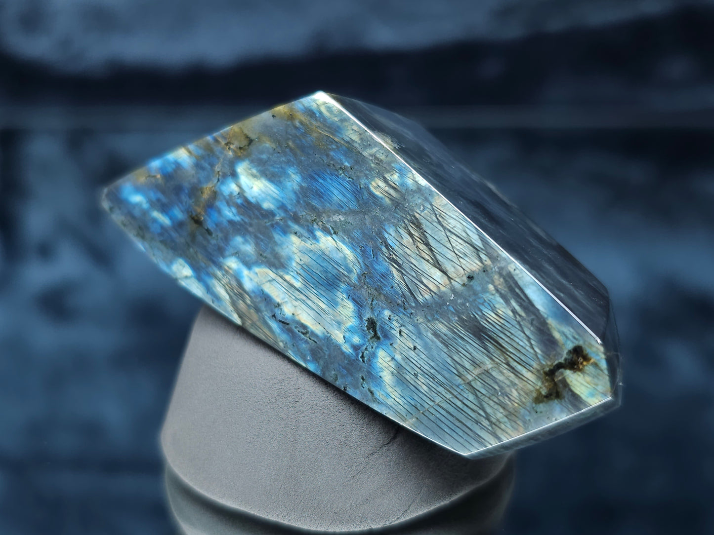 #44050 Labradorite