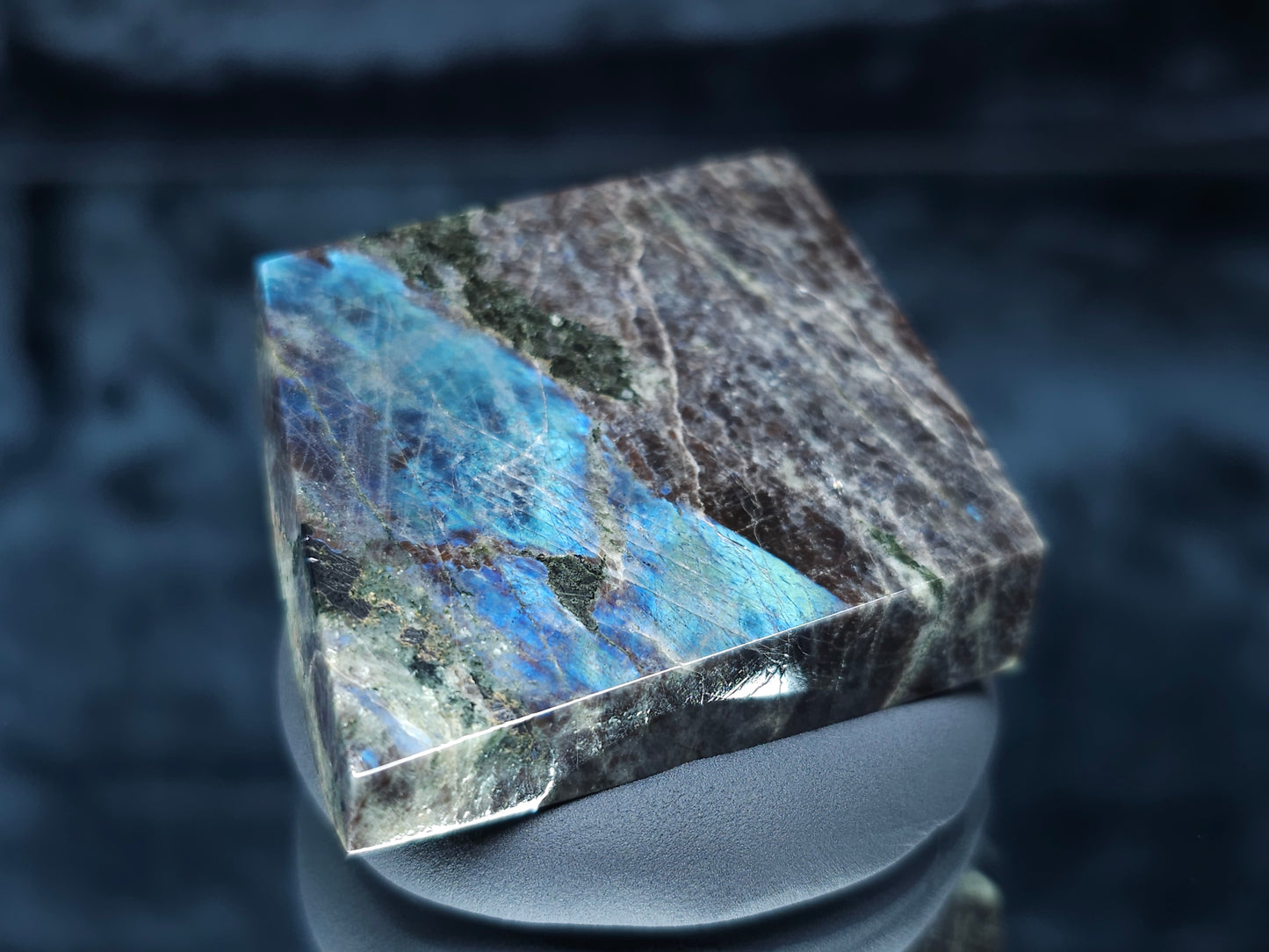 #44060 Labradorite