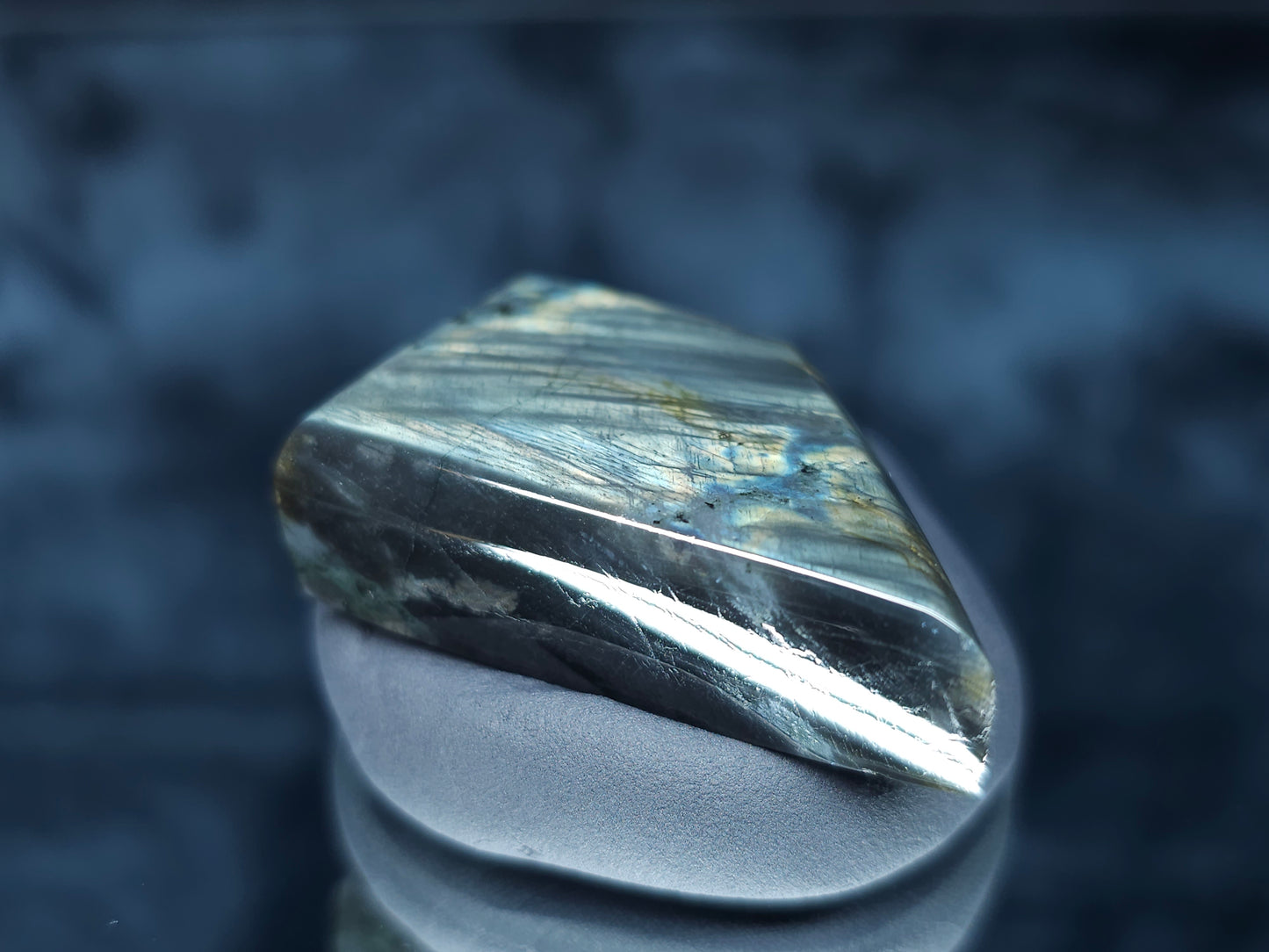 #44067 Labradorite