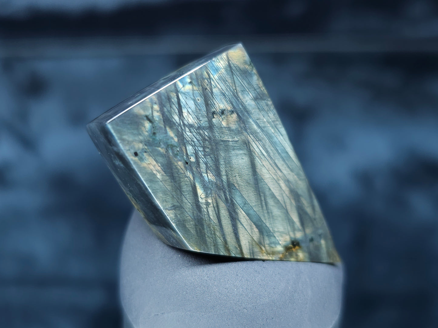 #44067 Labradorite