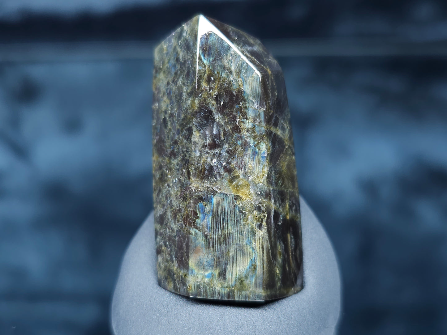 #44070 Labradorite