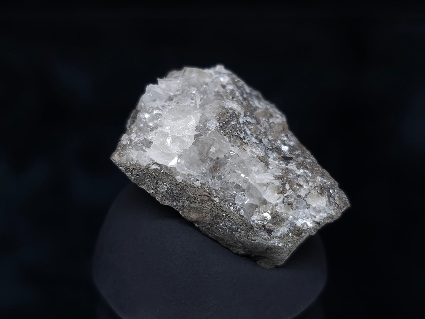 #36612 Super clear Nailhead Spar Calcite and multiple small fossils in the matrix