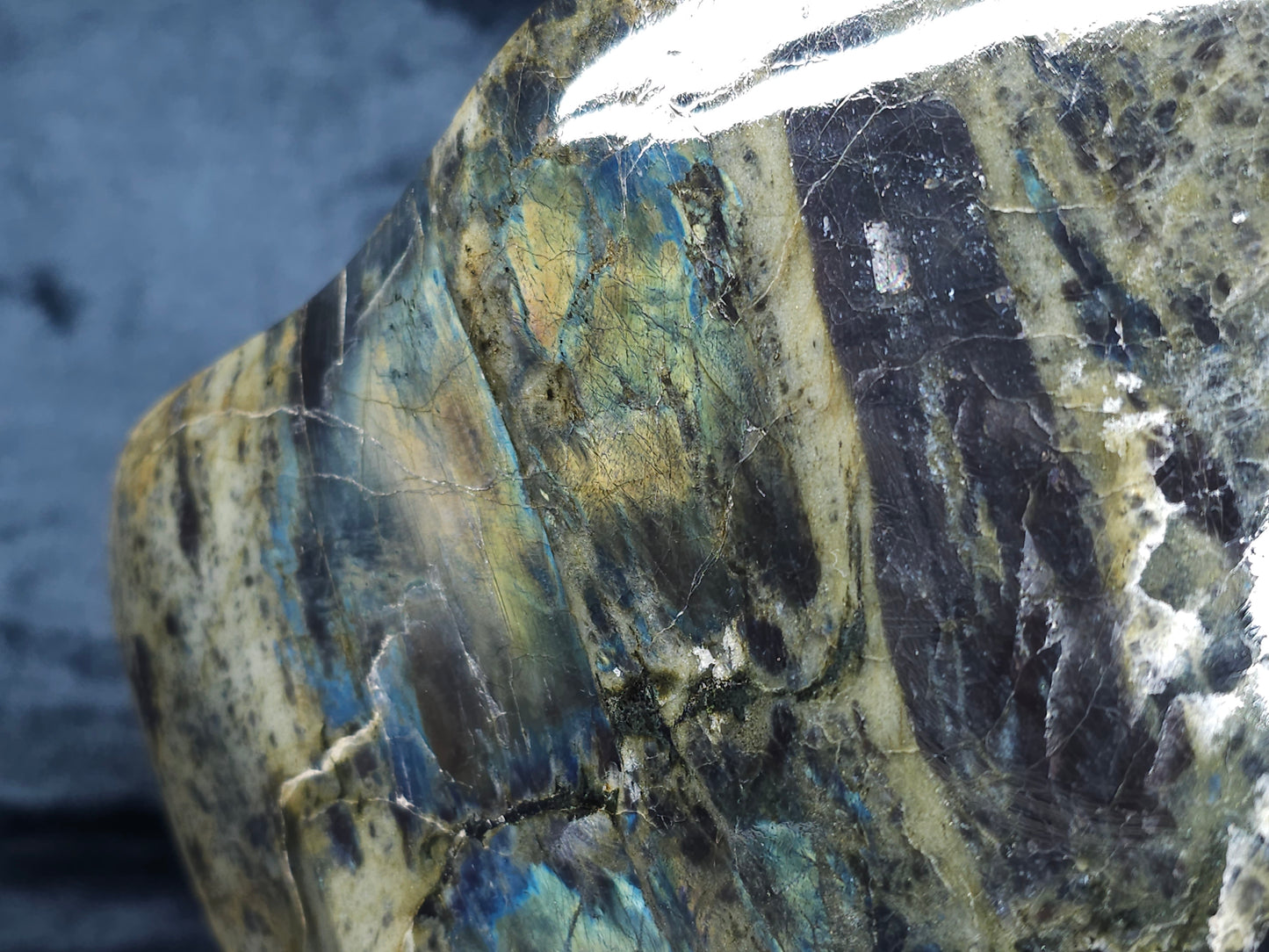 #44163 Embrace the Radiant Splendor of Our Hand-Carved Labradorite Sculpture