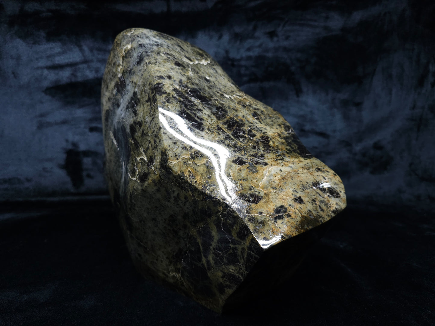 #44163 Embrace the Radiant Splendor of Our Hand-Carved Labradorite Sculpture