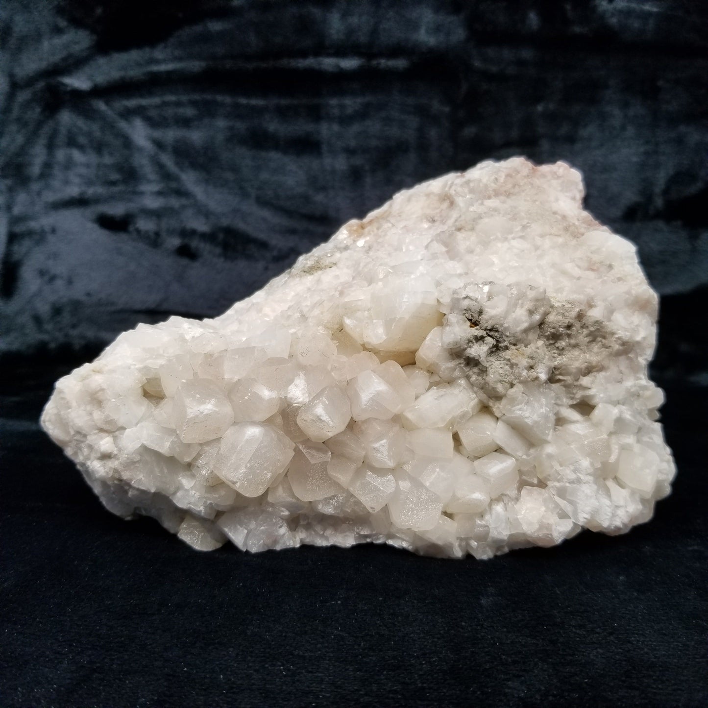 #11126 Calcite Combined form formation on matrix