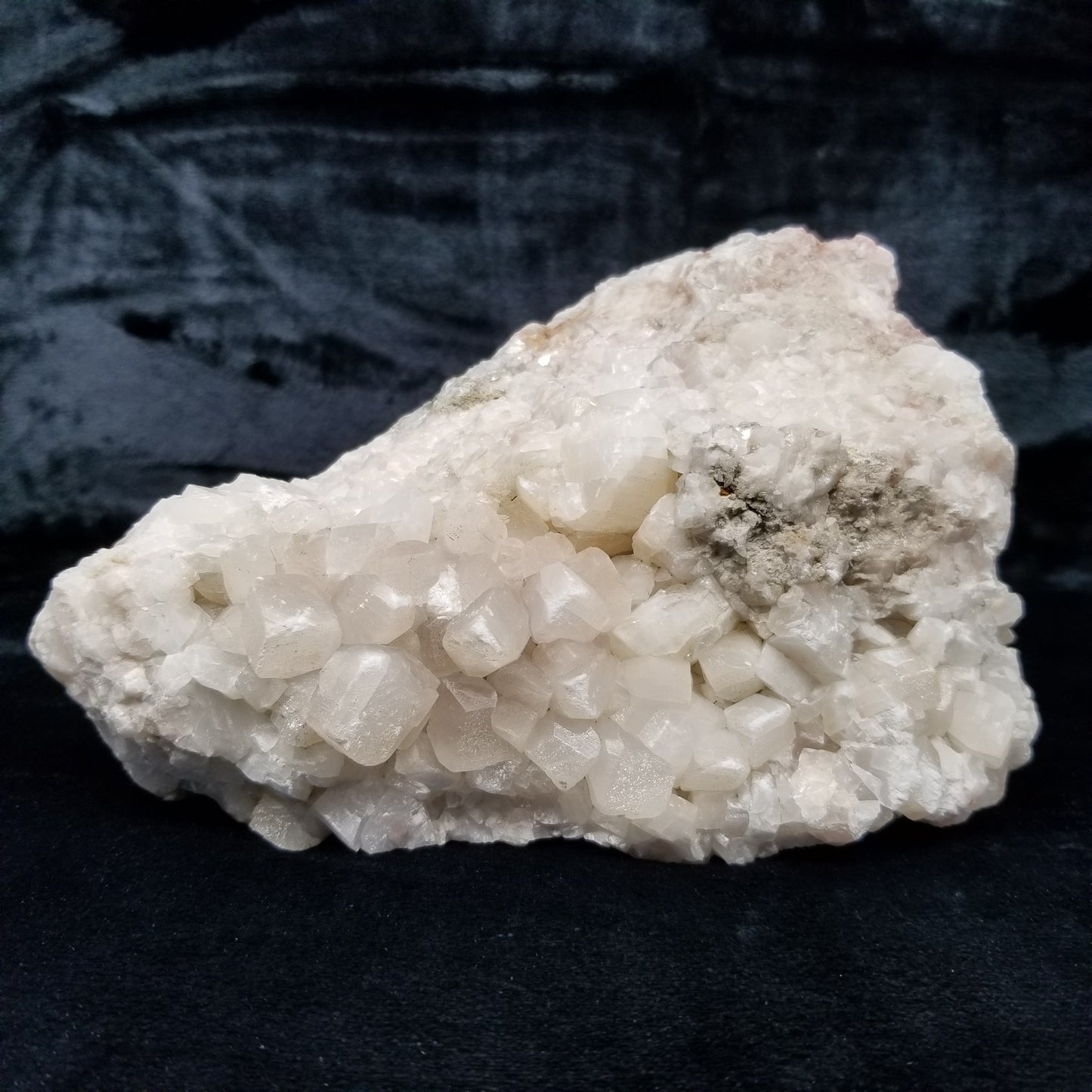 #11126 Calcite Combined form formation on matrix