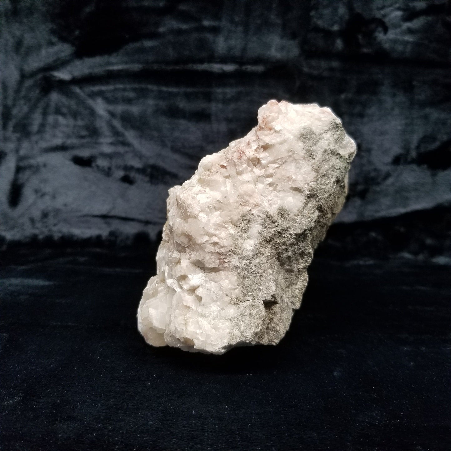 #11126 Calcite Combined form formation on matrix