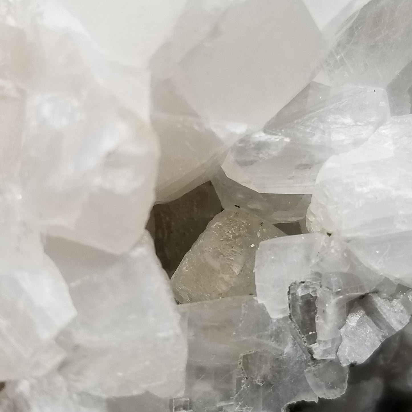 #11187 White block and Combined form Calcite formation on matrix