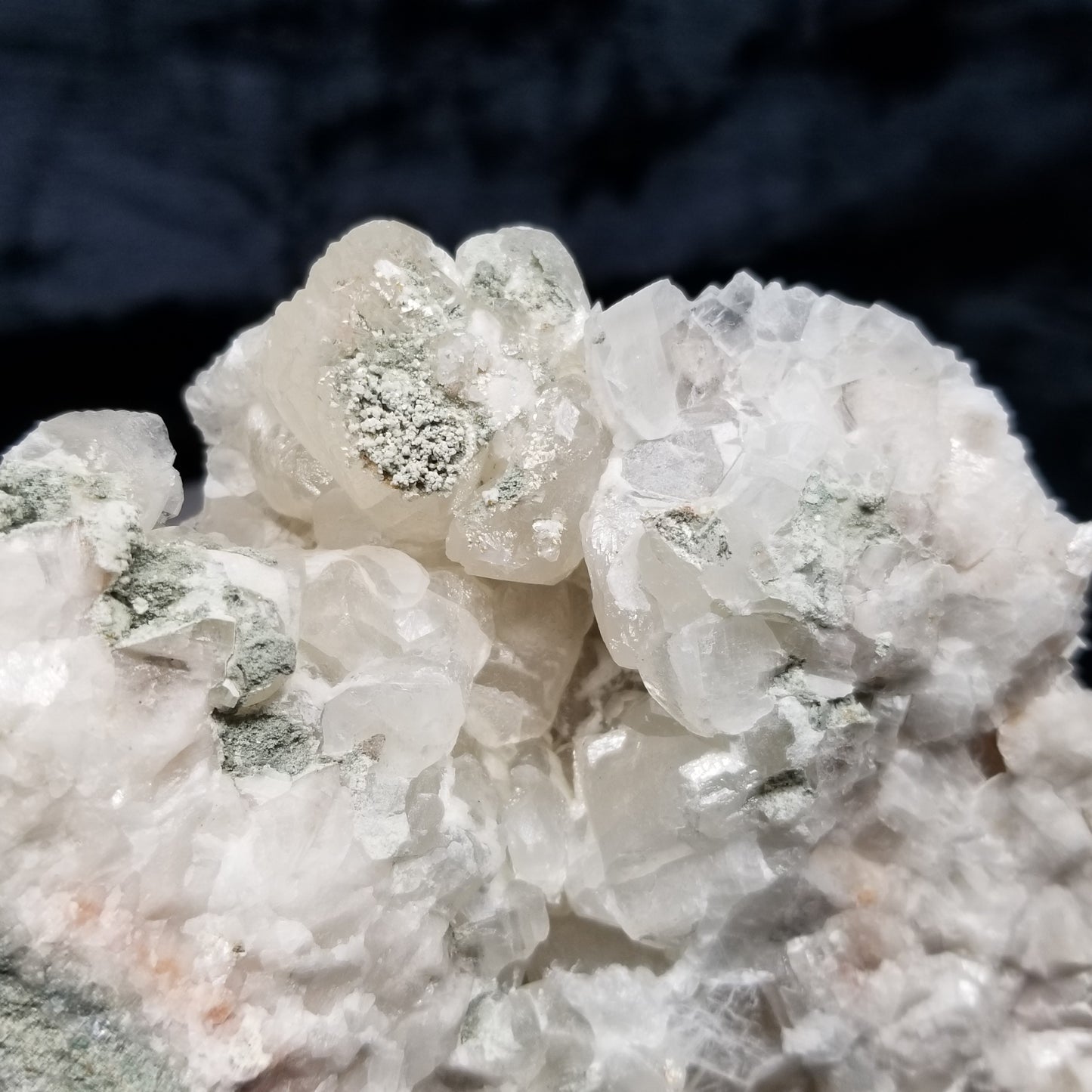 #11216 Green coating and white Dolomite on clear Combined form Calcite