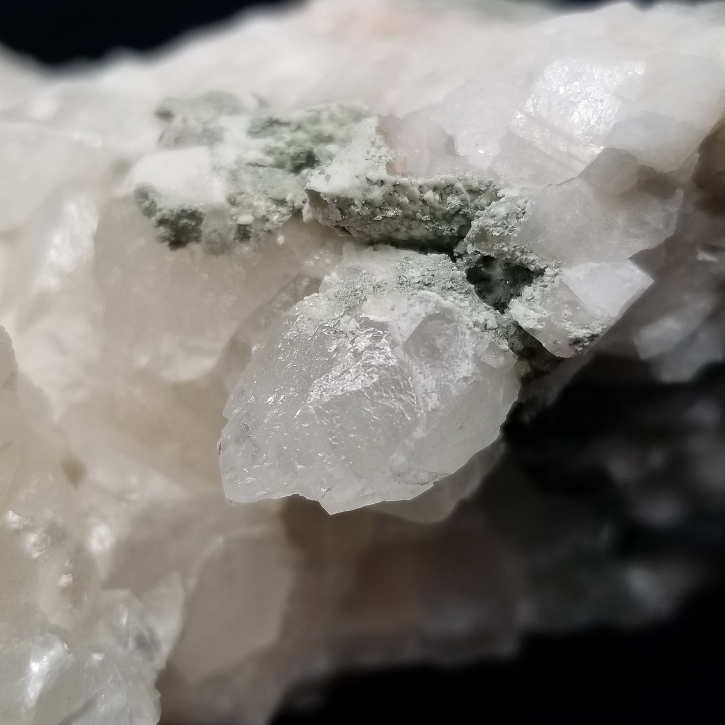 #11216 Green coating and white Dolomite on clear Combined form Calcite