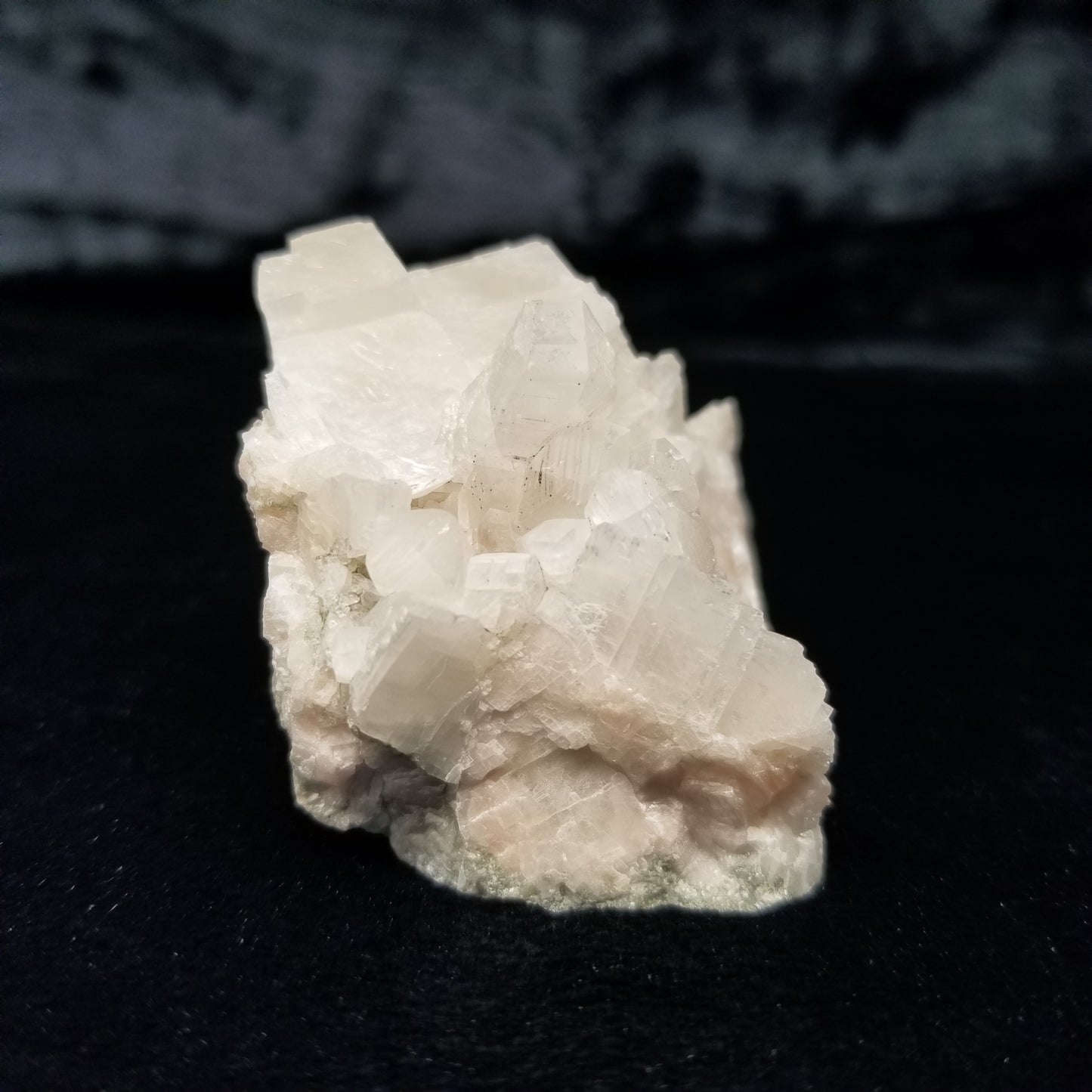 #11218 White block and clear small Combined form Calcite formation on matrix