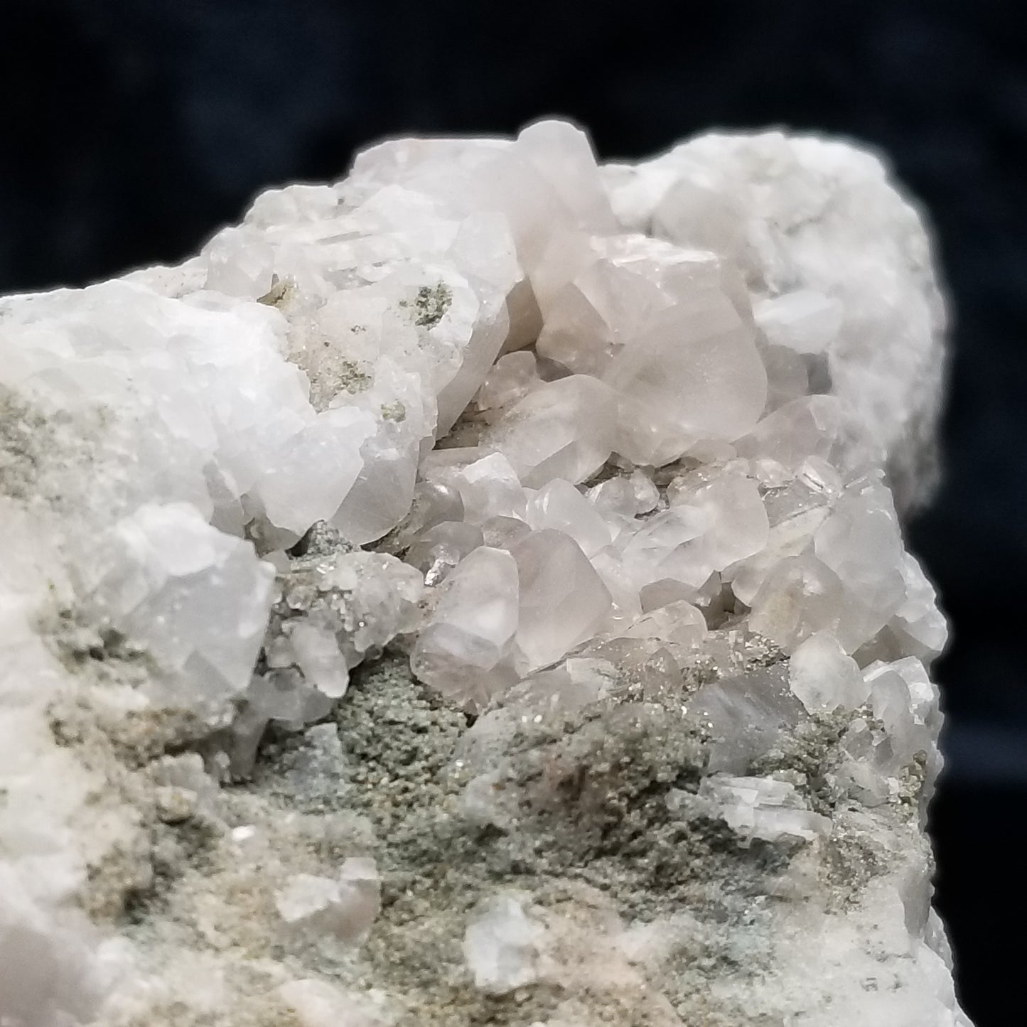 #11228 Clear Combined form Calcite formation on matrix