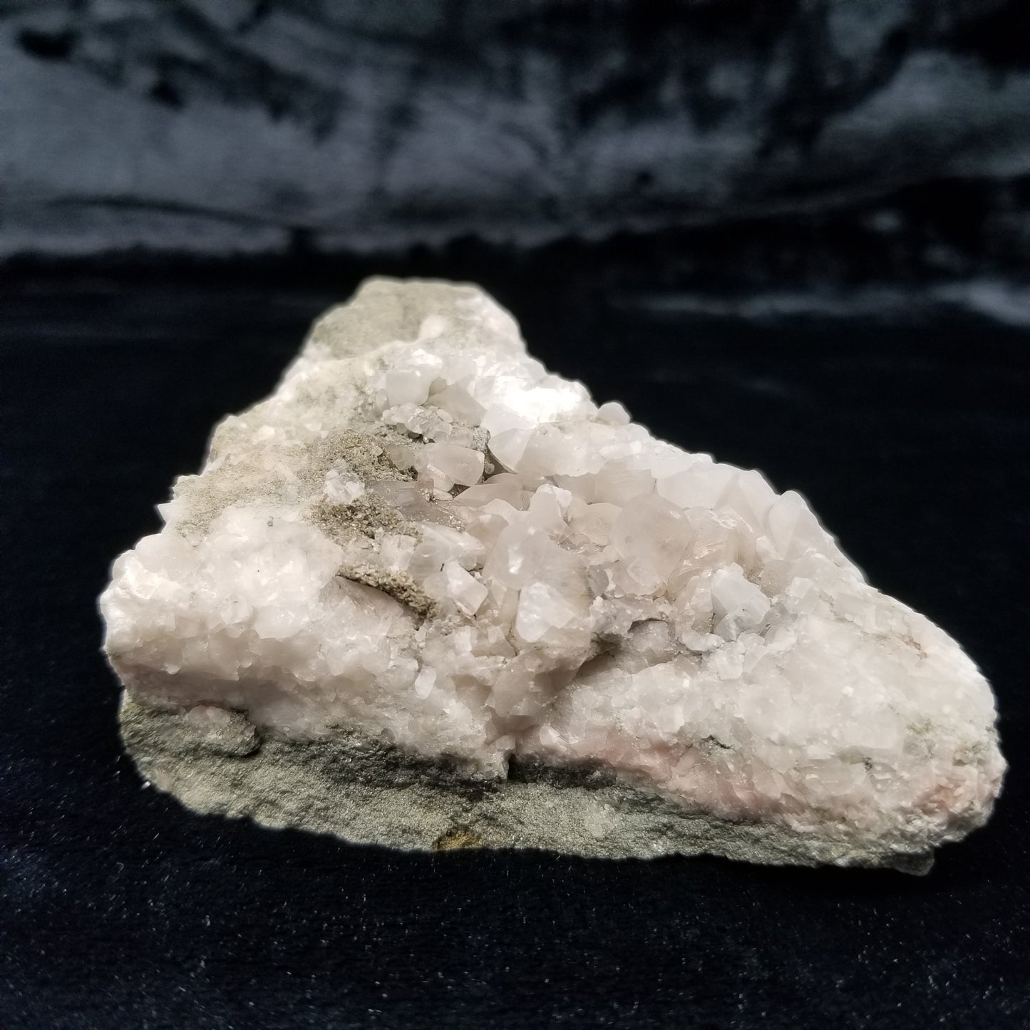 #11228 Clear Combined form Calcite formation on matrix