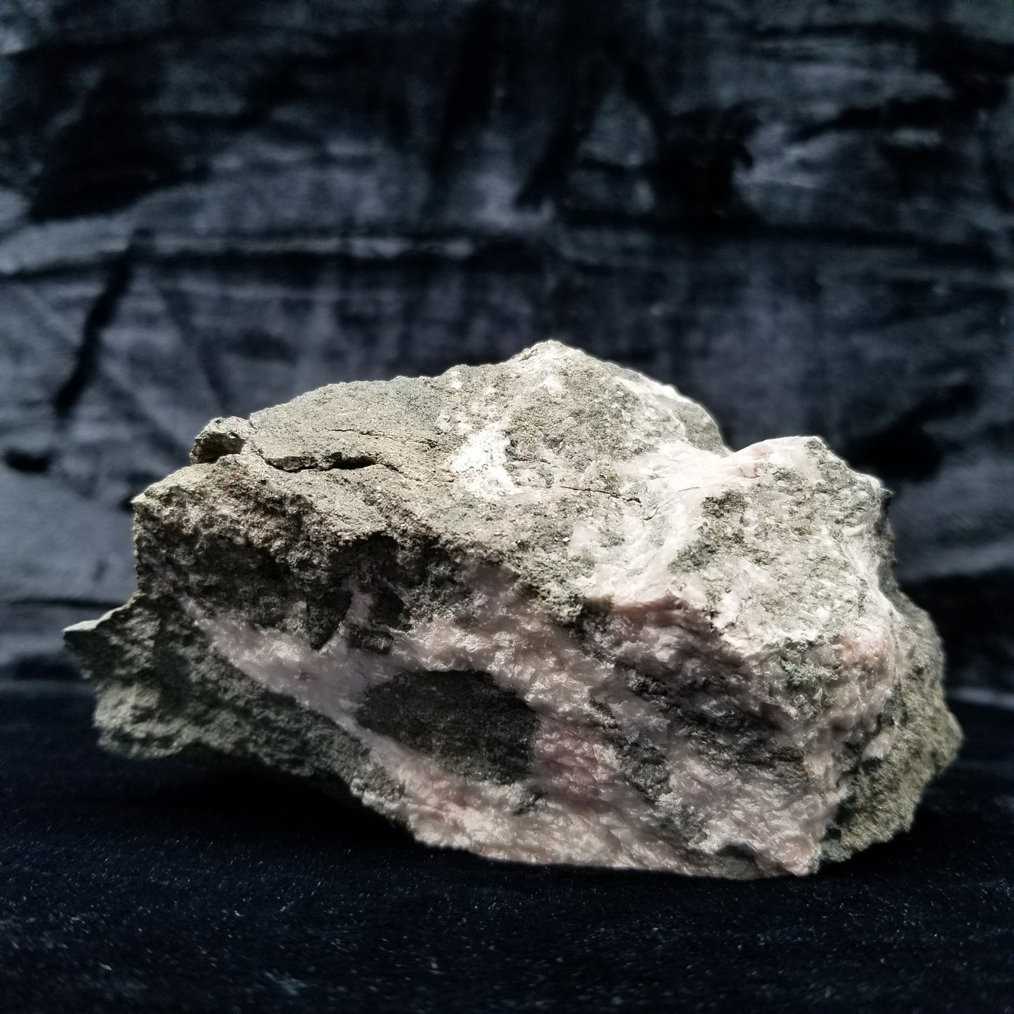 #11280 Clear Combined form Calcite goede with Hematite inclusions on matrix