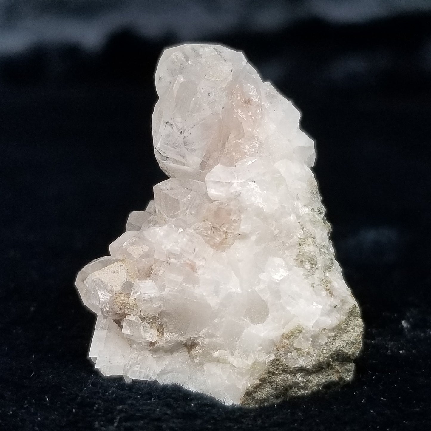 #11283 Chalcopyrite on clear Combined form Calcite formation on matrix