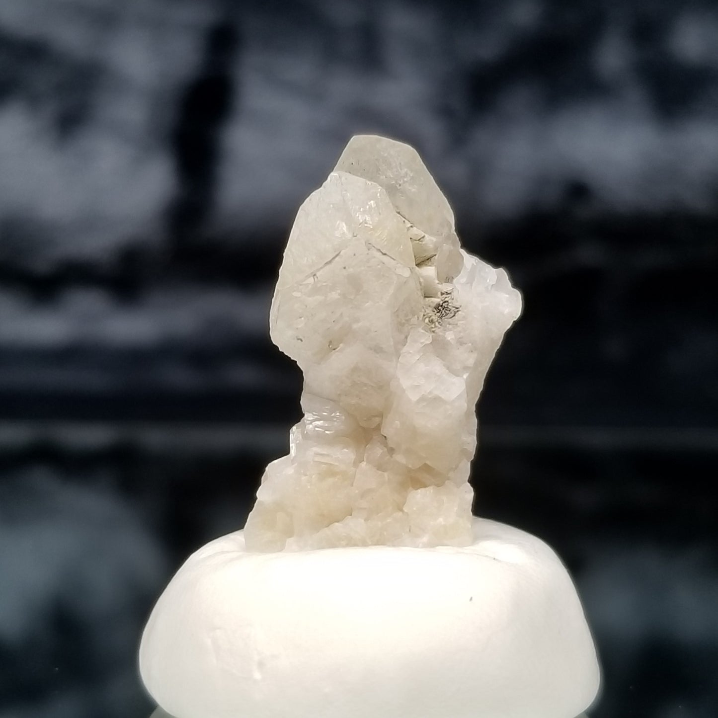 #11330 White Dolomite on twin Combined form Calcite on matrix
