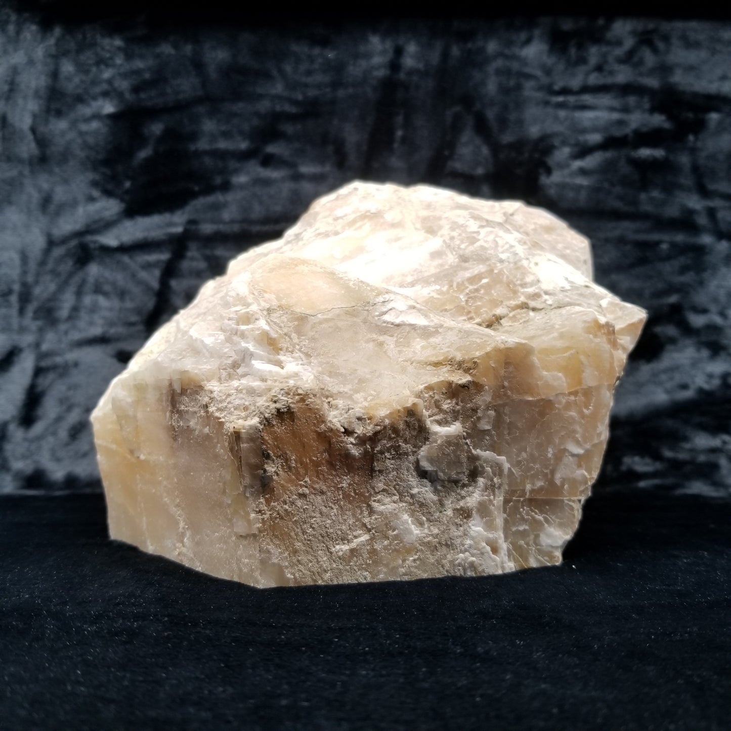 #11380 Large Honey Calcite block formation