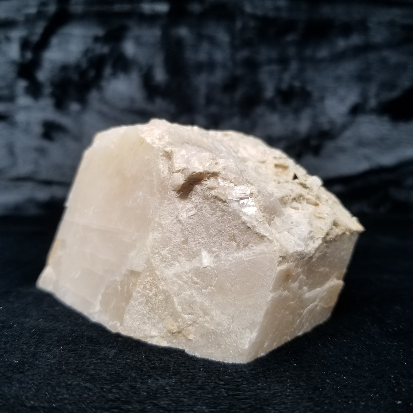 #11389 Dolomite formation on honey Calcite block